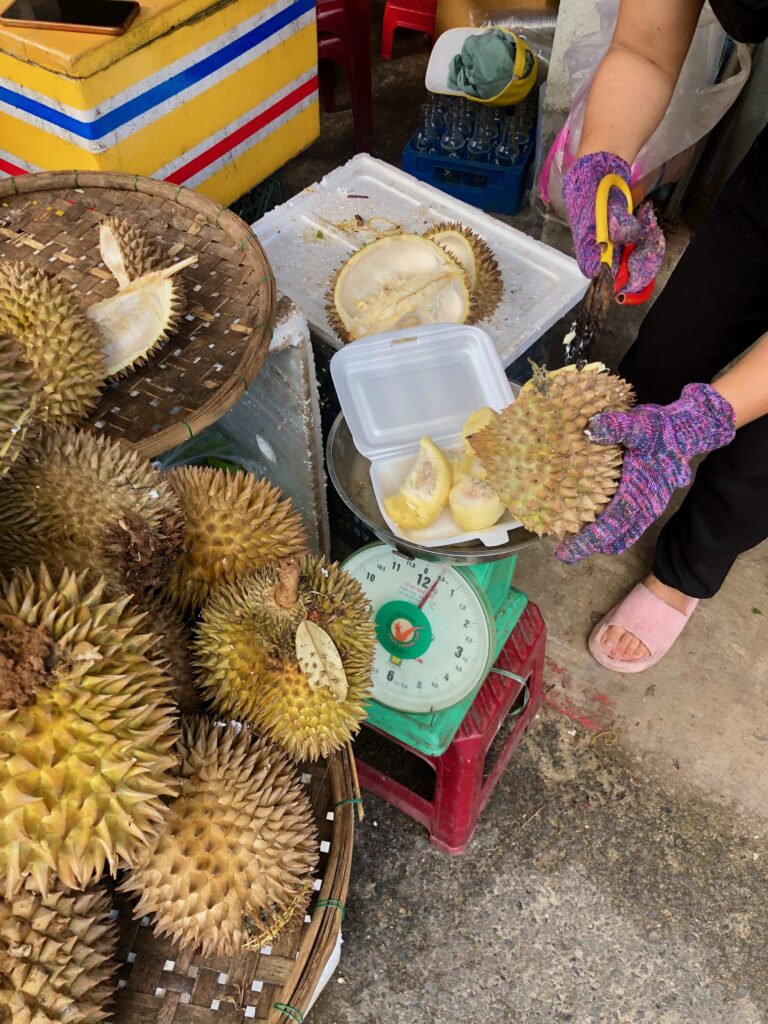 Durian auf dem Ba Le Market