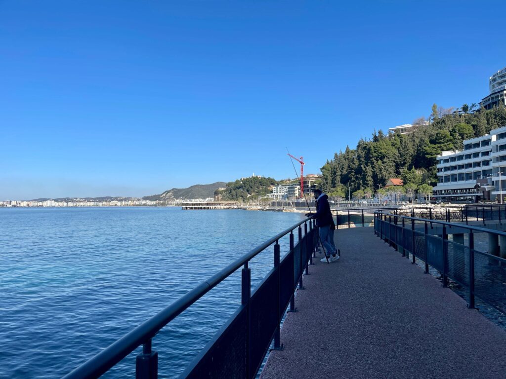 Brücke mit Angler in Vlora