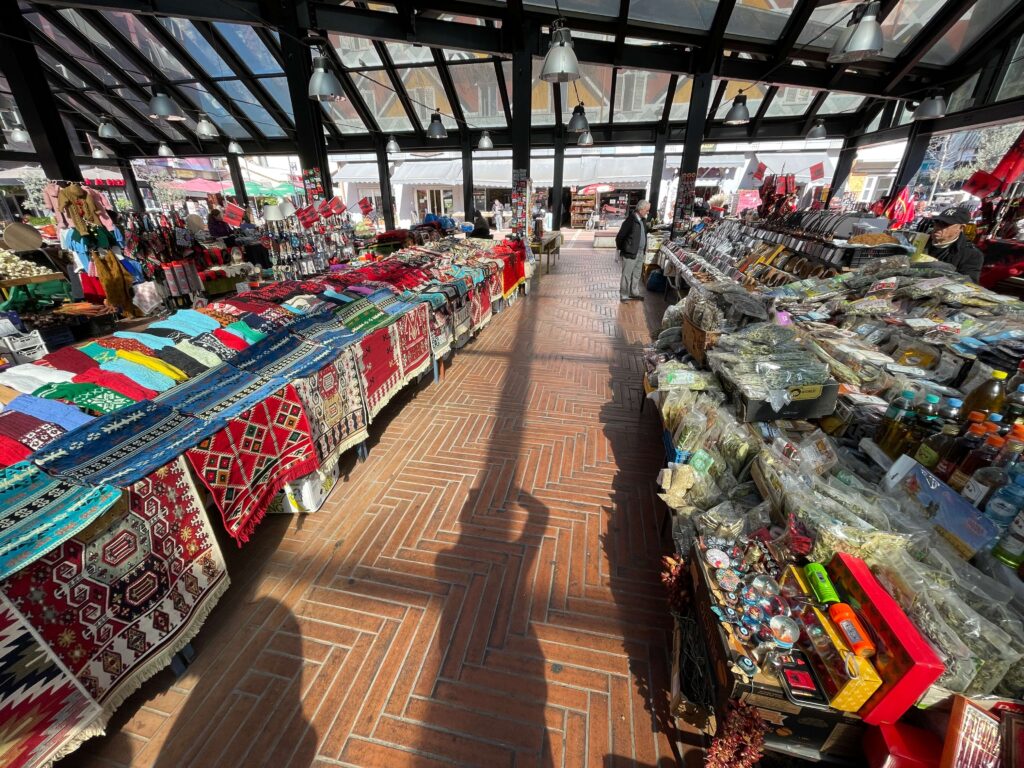 Marktplatz mit Waren