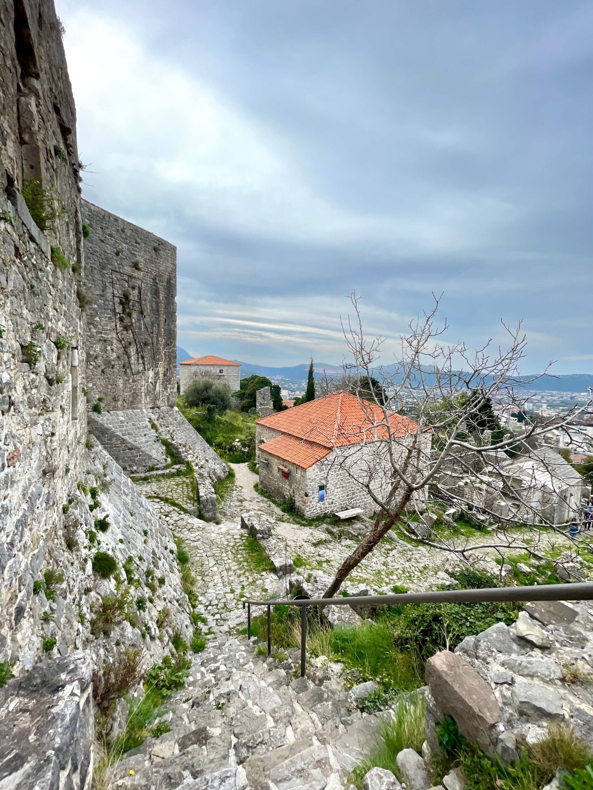 Stari Grad Bar, Montenegro: Lohnt sich die Altstadt von Bar ...