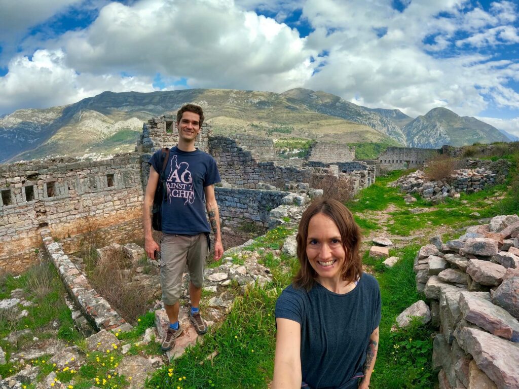 Auf der Ruine auf dem roten Kliff