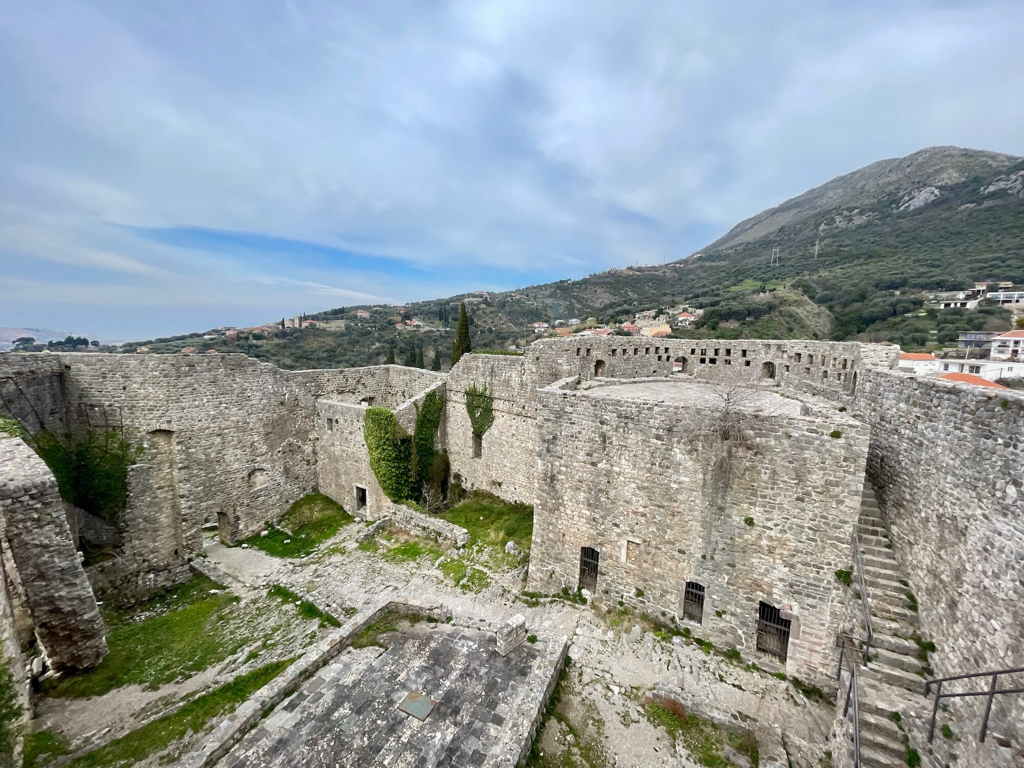 Stari Grad Bar, Montenegro: Lohnt sich die Altstadt von Bar ...