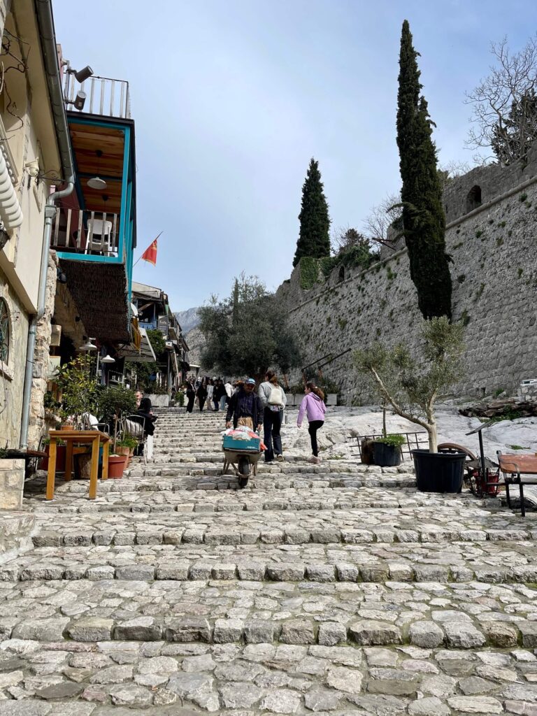 Treppe zur Stari Grad Bar