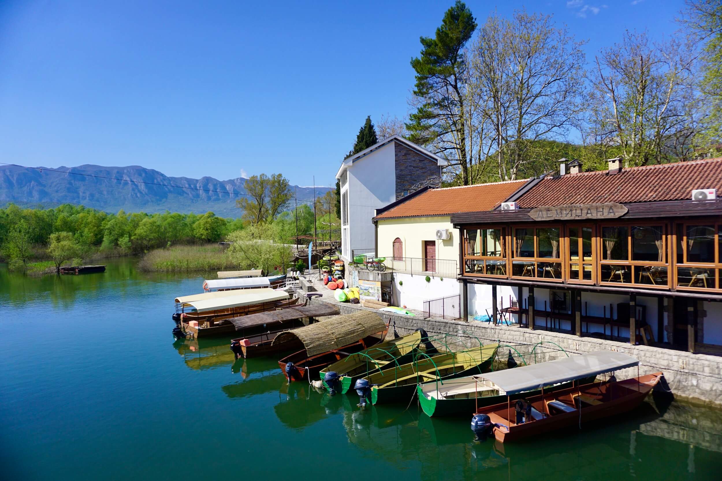 Virpazar am Skadar-See in Montenegro