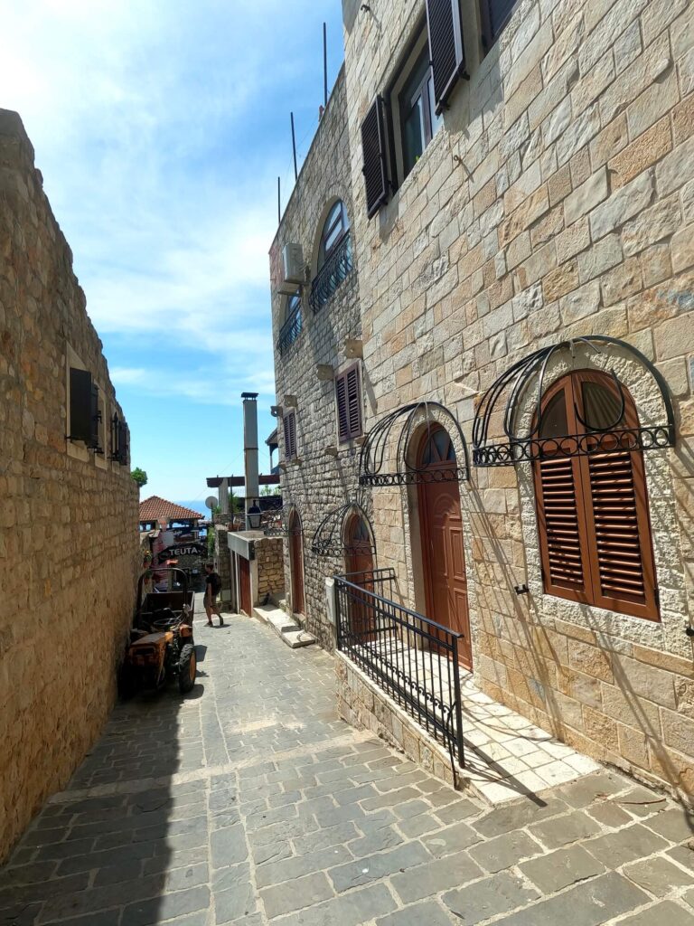 Gasse in der Altstadt Ulcinj, Monenegro