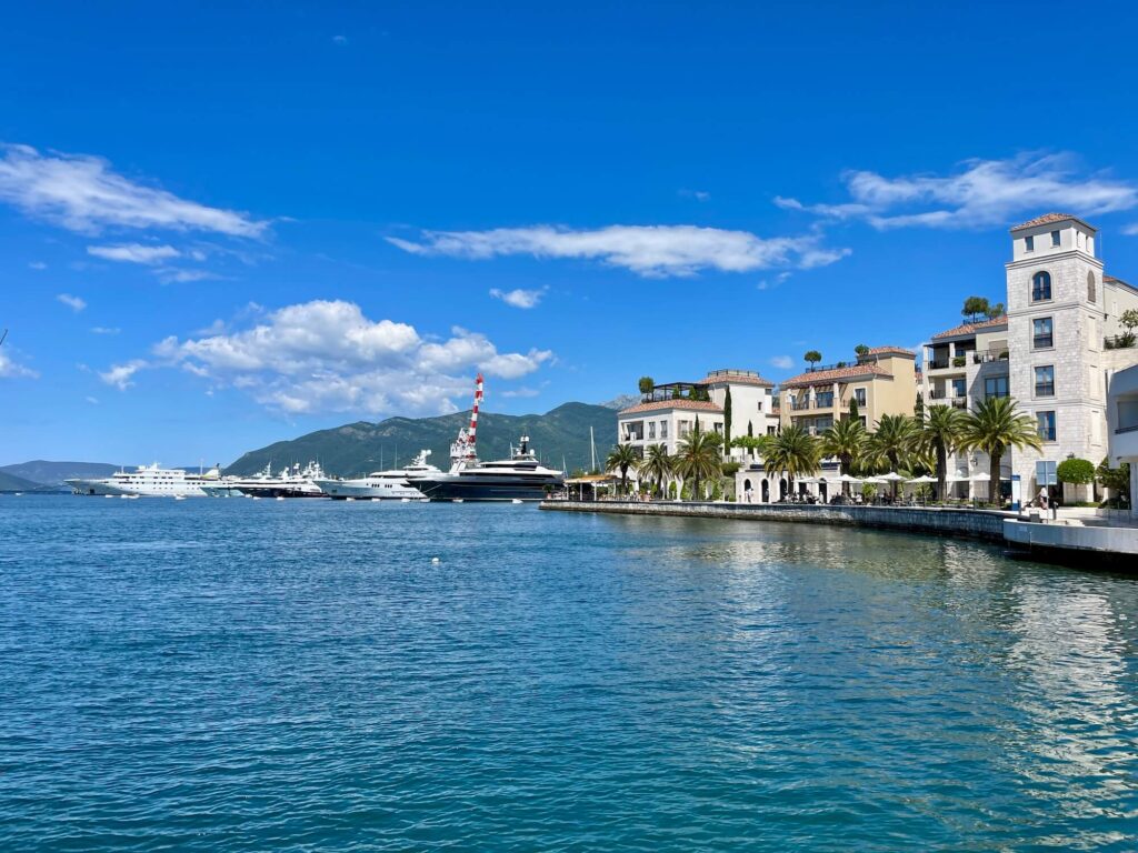Mega Yachten Tivat Montenegro