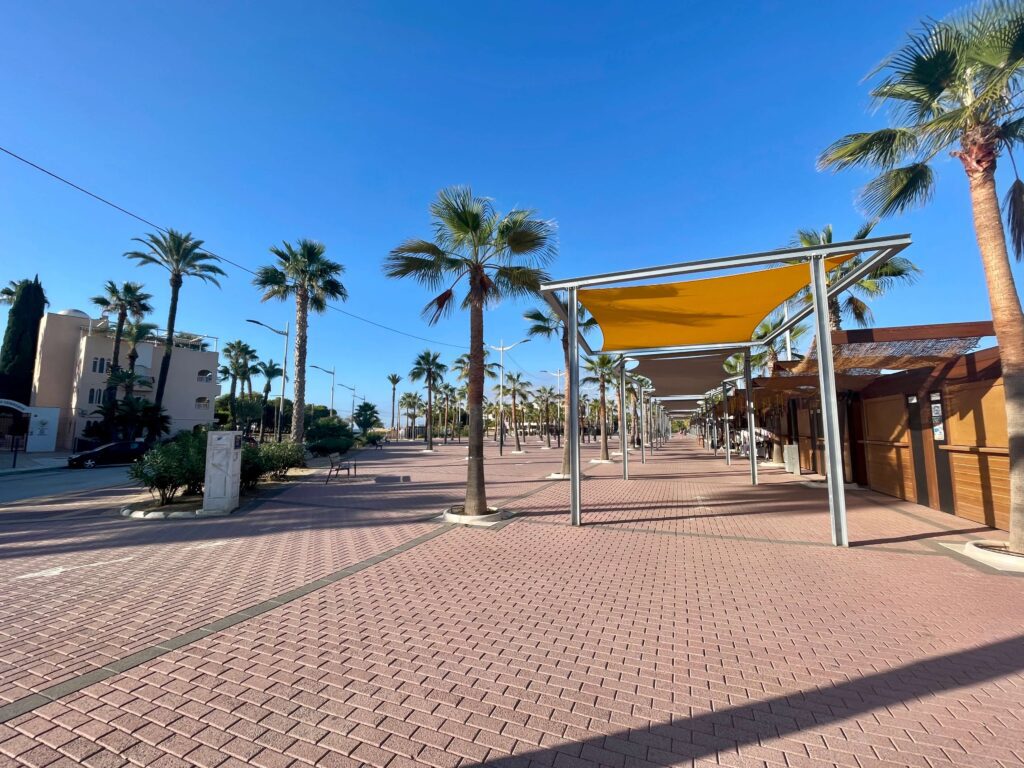 Zentraler Platz San Juan de los Terreros