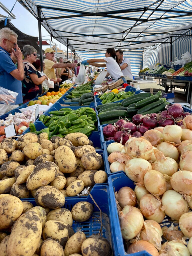 Gemüsestand Wochenmarkt