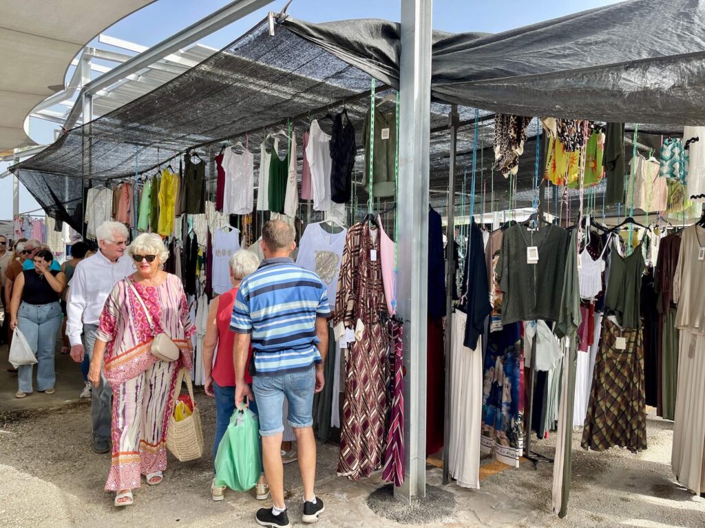 Kleidung Marktsonntag