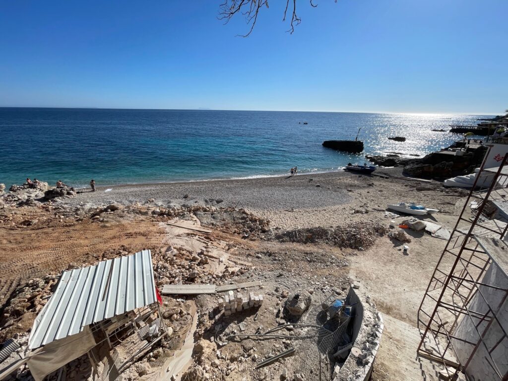 Strand in Dhërmi Baustelle
