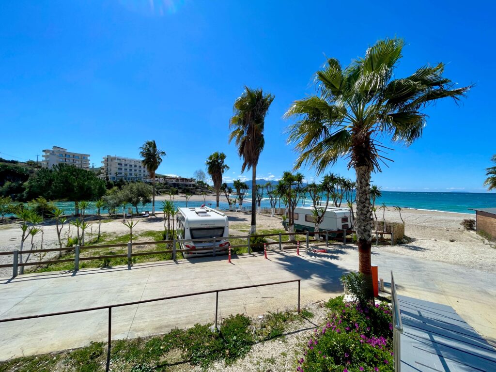 Flussmündung Strand Saranda