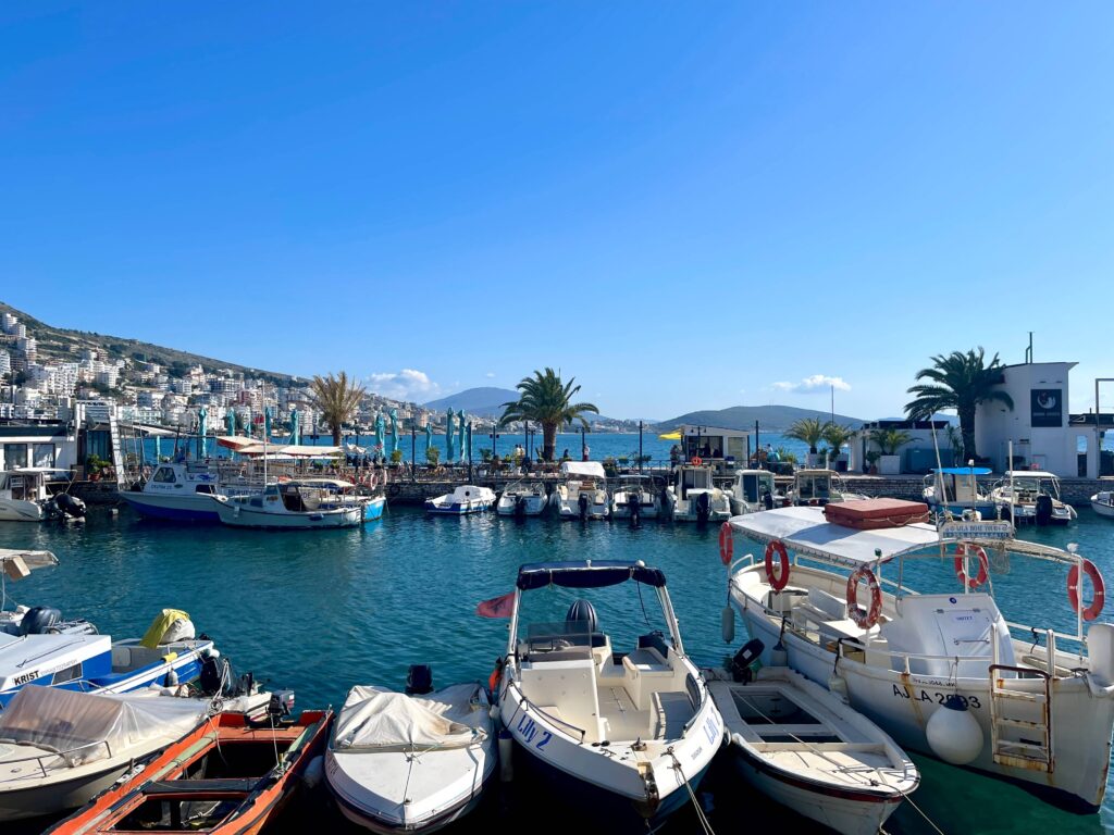 Hafen in Saranda