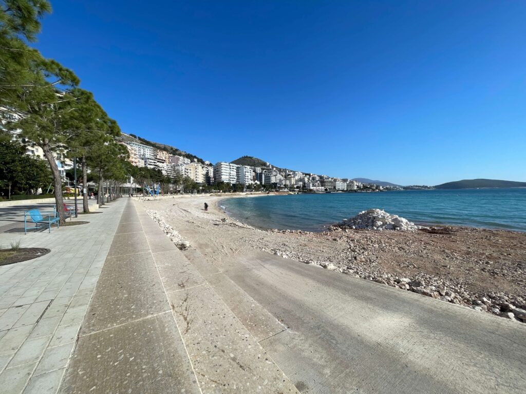Reise nach Saranda, Stadtstrand