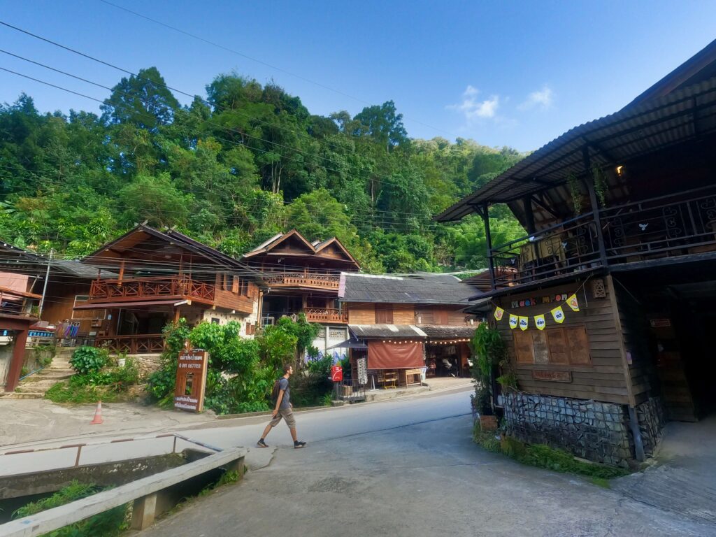 Traditionelle Holzhäuser in Thailand