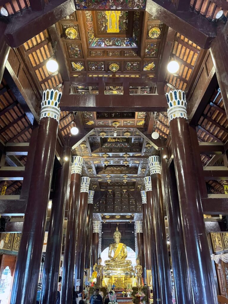 Wat Lok Mo Li Tempel innen